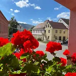 Pod Hradbami 3*