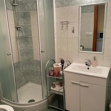 Pod Hradbami 3*