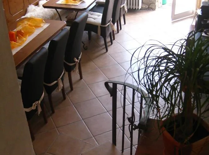 ゲストハウス Pod Hradbami プラハティツェ