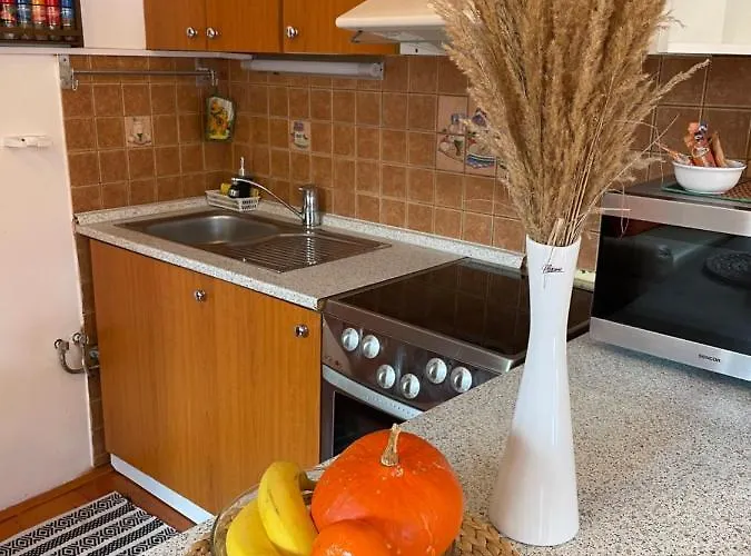 Pod Hradbami 3* プラハティツェ